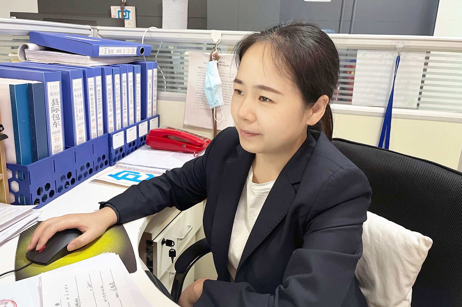 余小�.jpg