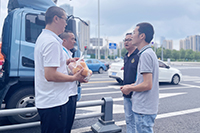 E:2023.77.27【助力大运】物流抵离部迎来小高峰，大运会物流运输井然有序官网20230727-01-05.jpg