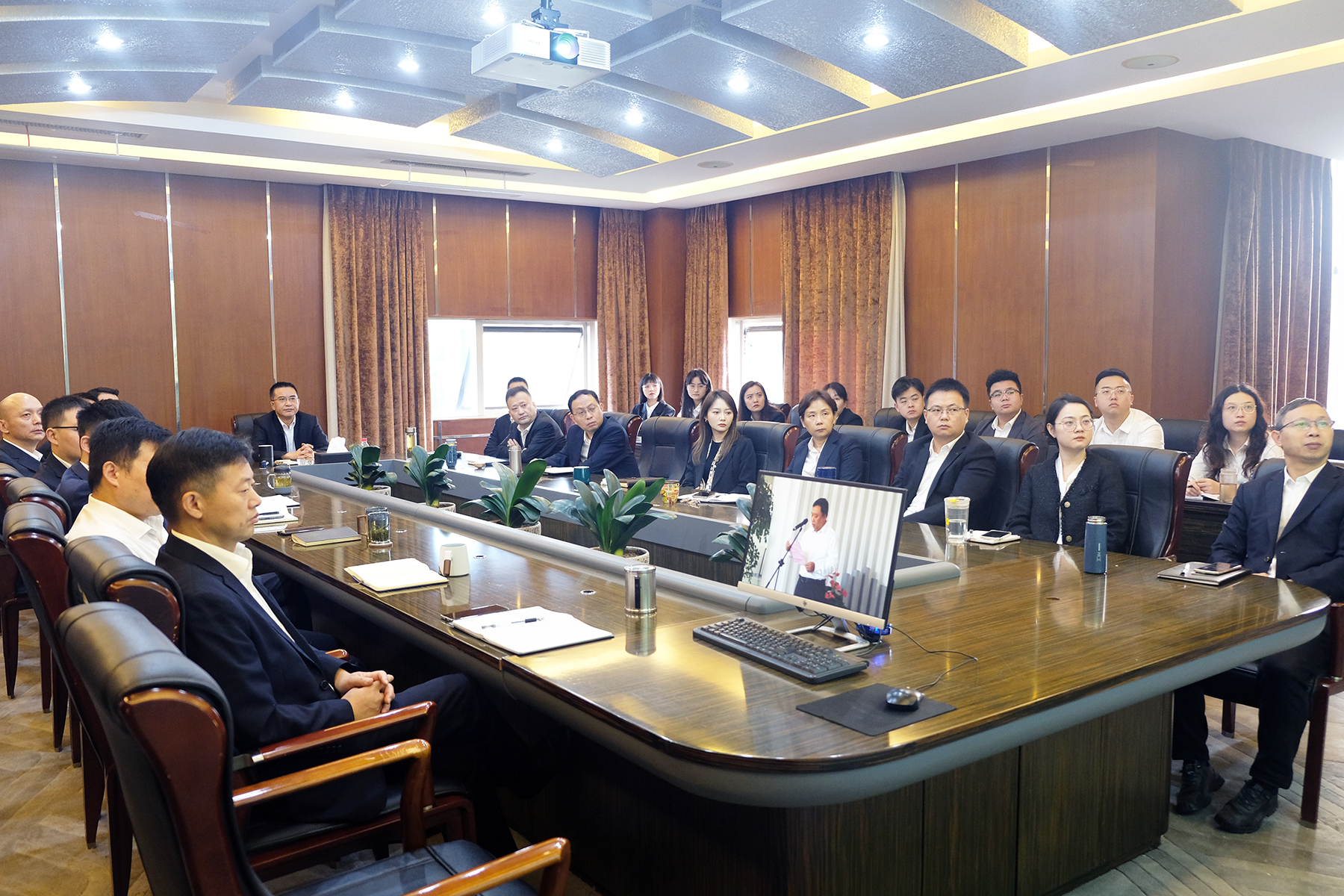 南宫NG28国际运业参加永锋集团创立二十周年暨先进模范人物表彰大会